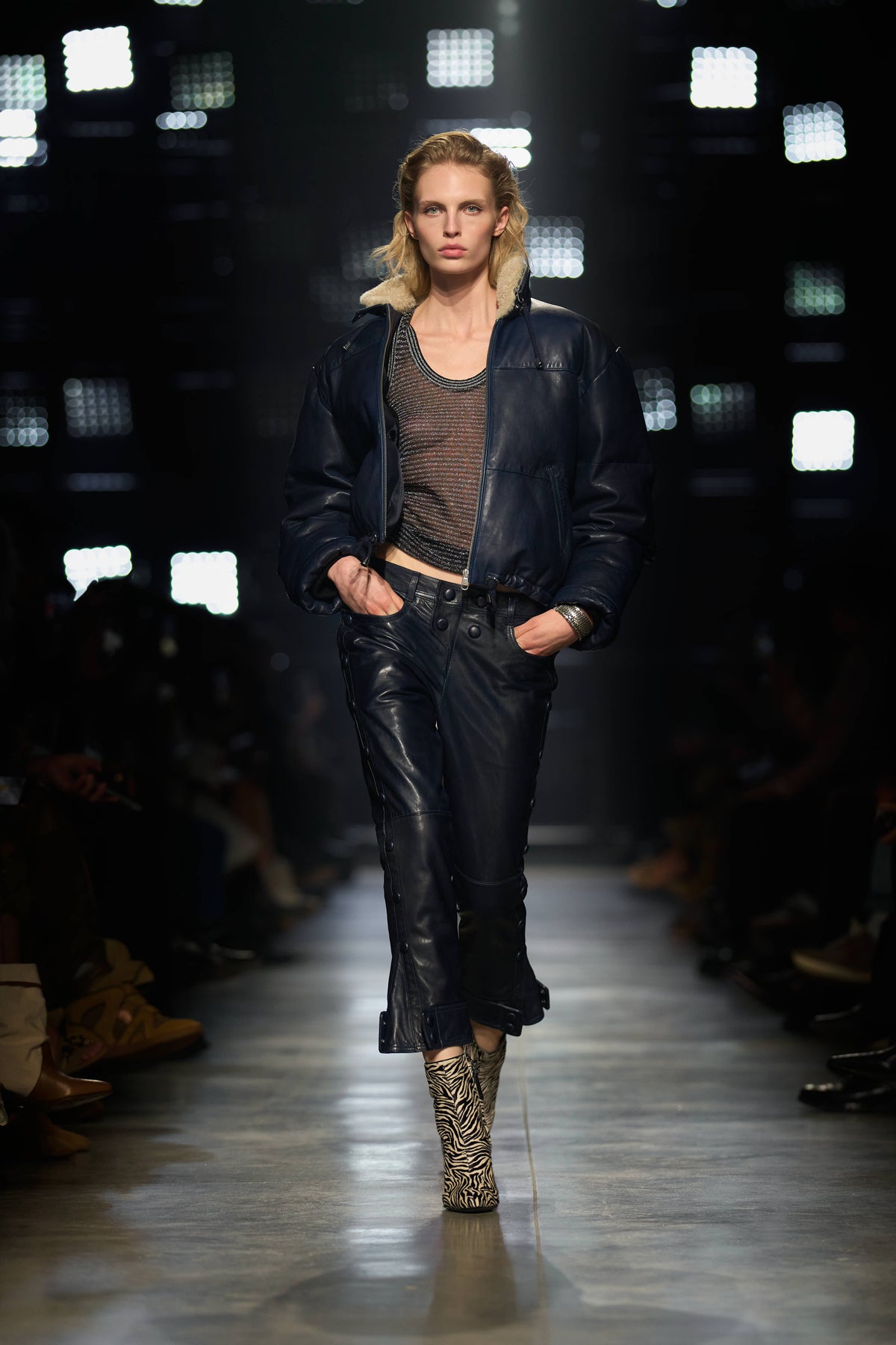 Look 37 W26